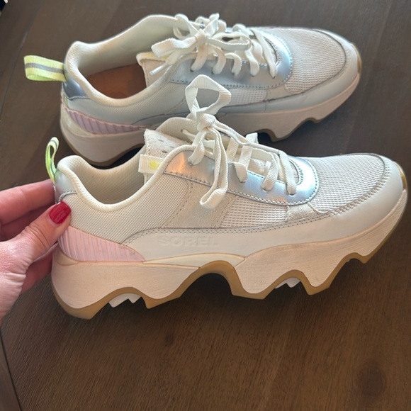 Sorel Women’s sneakers.  Excellent condition. Size 8 - Picture 1 of 5
